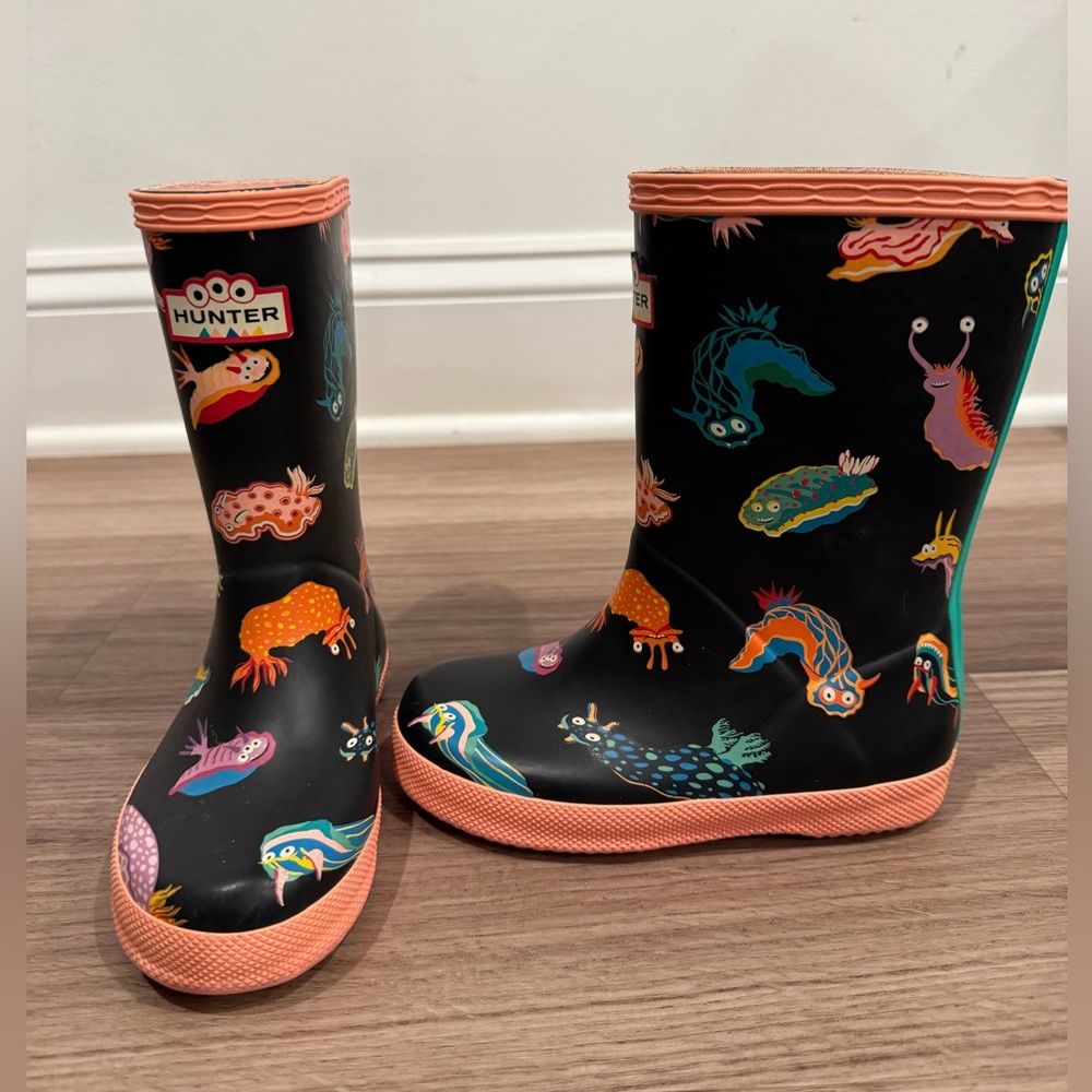 Kids Hunter boots- EUC. US size 10 multi colored rain boots- Sea Monster design